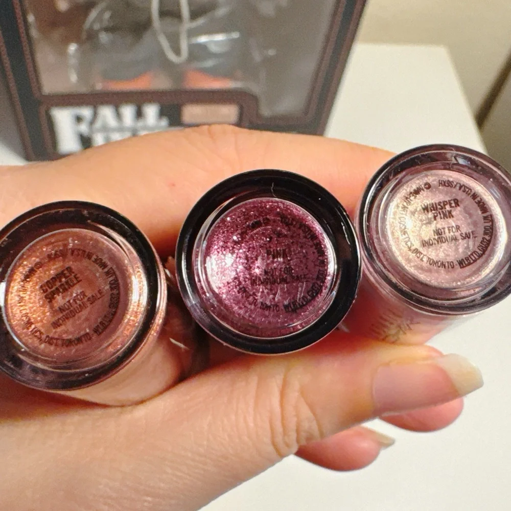 MAC Cosmetics Snowball collection pigment and glitter kit Pink